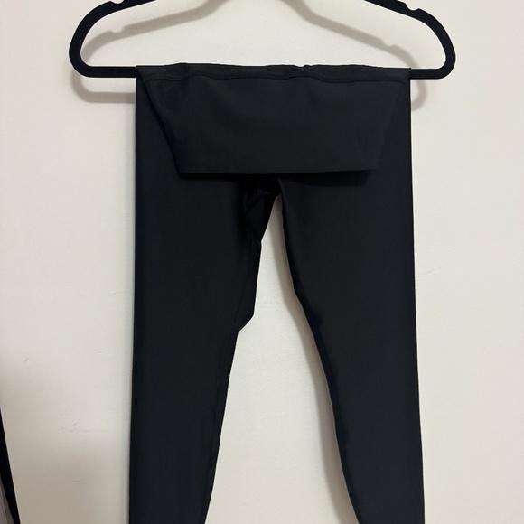 ALO Yoga Black Leggings - Picture 5 of 7